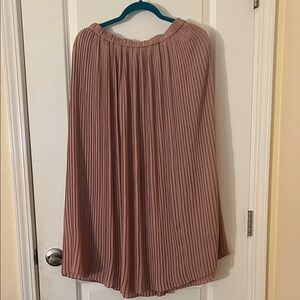 Uniqlo A-Line Pleated Skirt in Soft Pink
